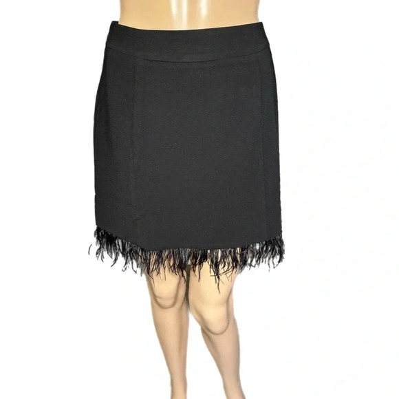 NWT Francesca's Mi Ami Black Feather Hem Mini Skirt City Classic Modern Small - Picture 5 of 10